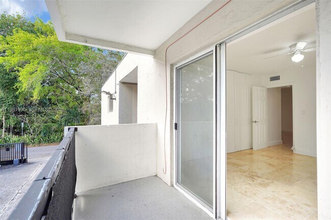 Building Photo - 12101 NE 6th Ave