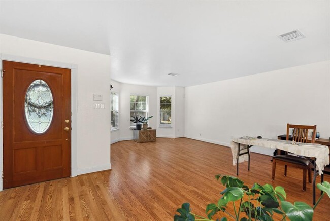 Building Photo - 11317 Blairview Ln