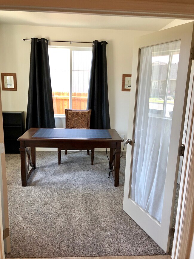 office - 61489 SE Luna Pl