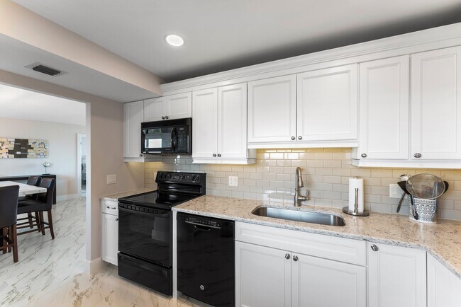 Building Photo - 300 Ocean Trail Way