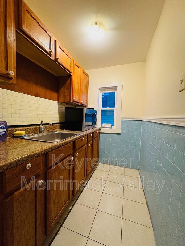 Building Photo - 58 Temple St