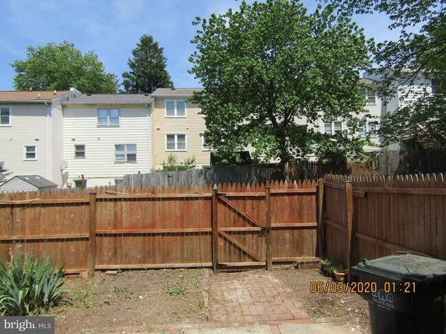 Building Photo - 4158 Hamlin Ct