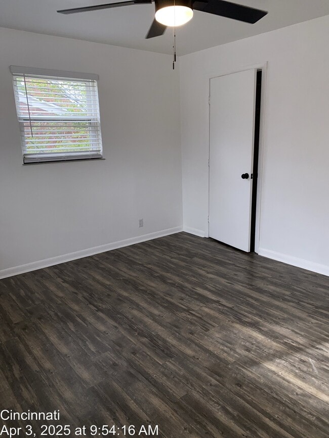 Building Photo - 4947 Charlemar Dr
