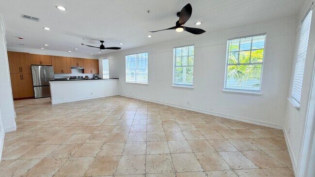 Building Photo - 810 3rd Ave N