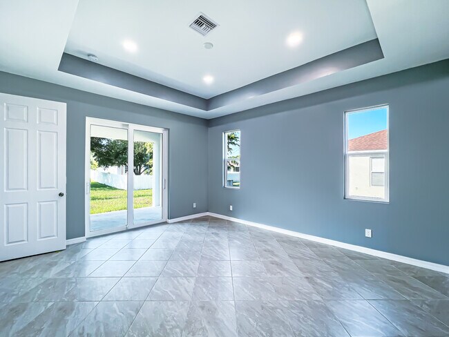 Building Photo - 5229 7th St W