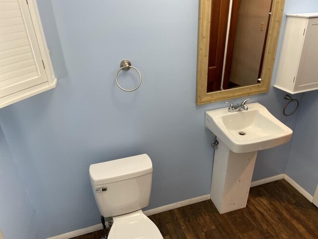 Building Photo - 610 Noble St