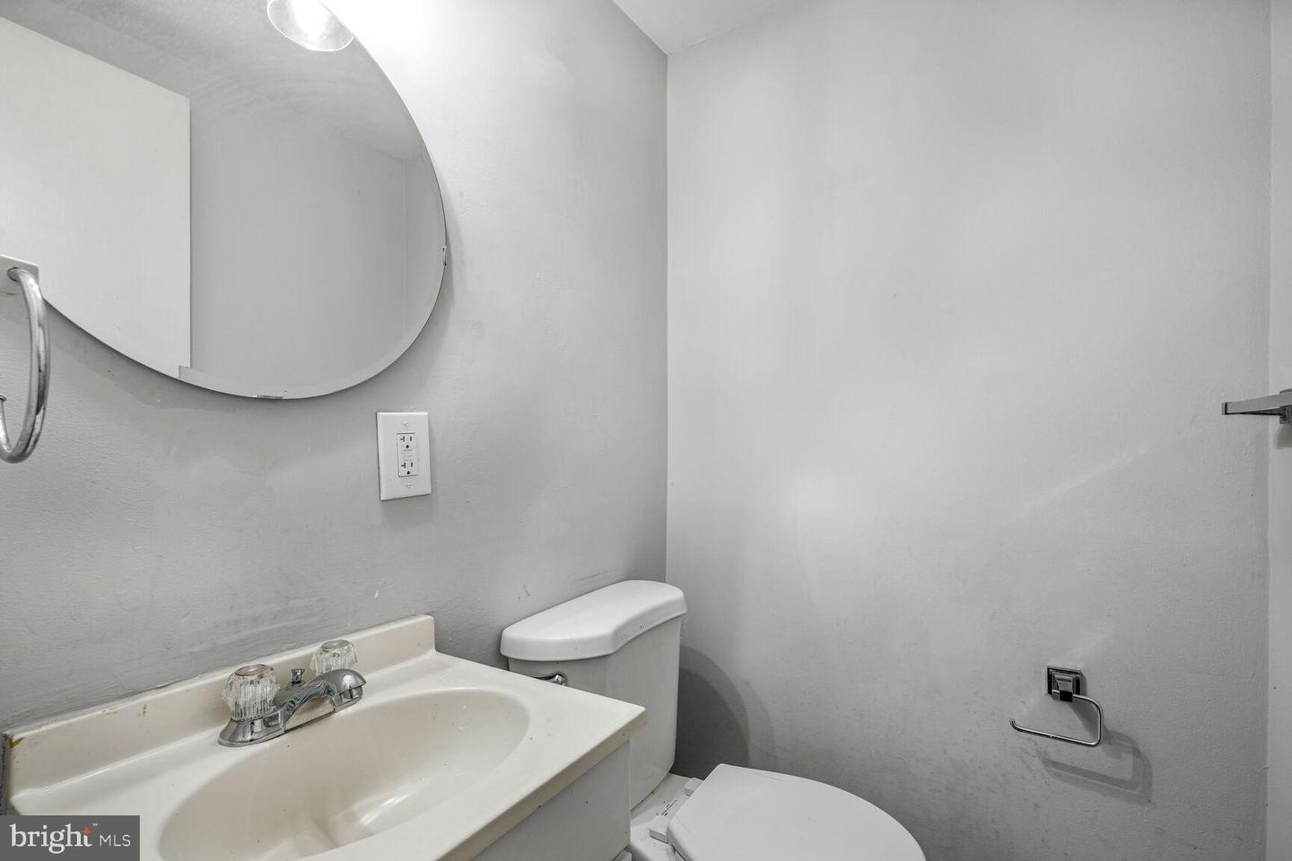 Building Photo - 7316 Donnell Pl