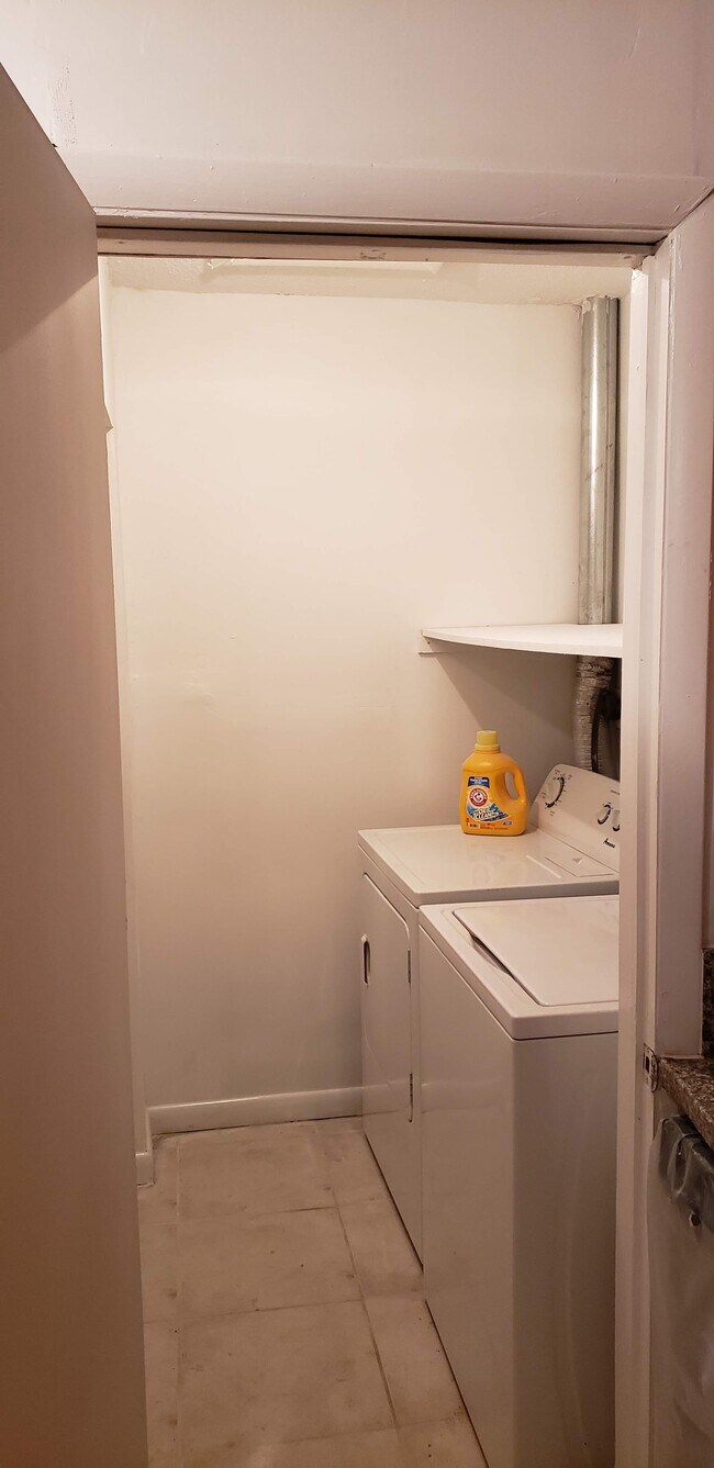 Building Photo - 5704 NW 28th St