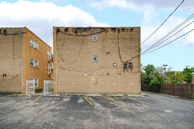 Building Photo - 2342 W 111th St