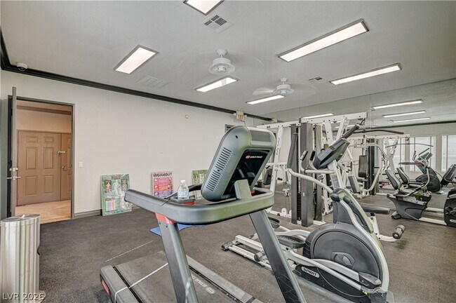 Building Photo - 8101 W Flamingo Rd