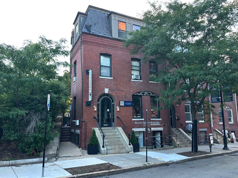 Building Photo - 54 Harvard St