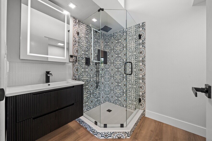 Building Photo - 2029 Del Mar Heights Rd