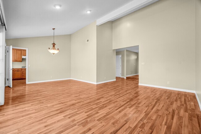 Building Photo - 18096 Lemon St