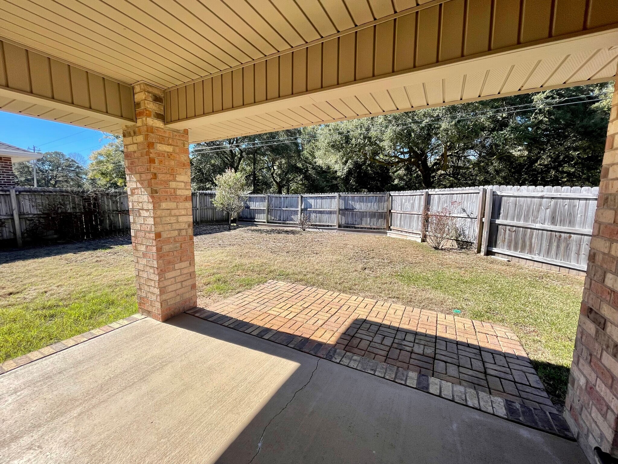 Building Photo - 4435 Winona Ln