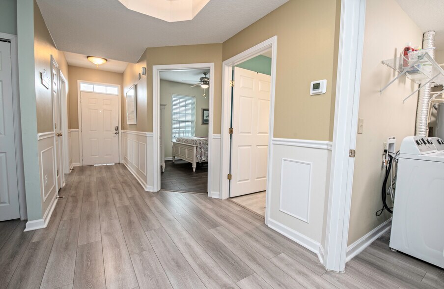 Building Photo - 285 Atlantis Cir