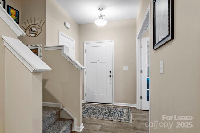 Building Photo - 467 Switch St