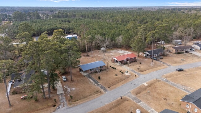 Building Photo - 904 Jennifer Ln