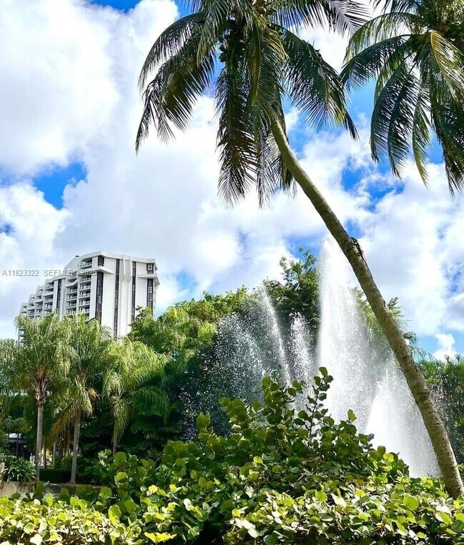 Building Photo - 1000 Quayside Terrace