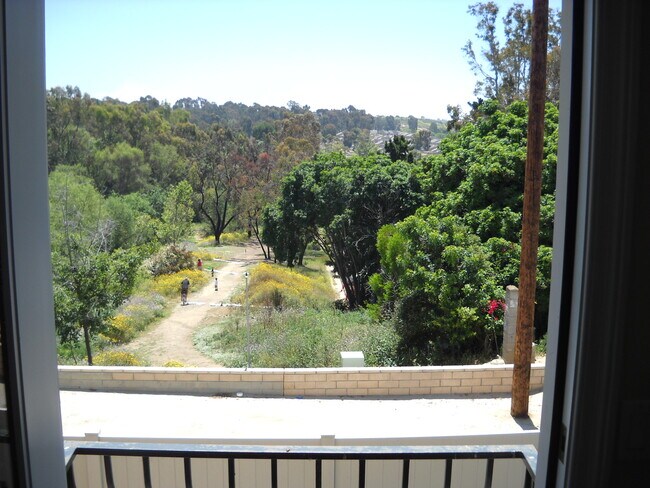 Building Photo - 2101 Canyon Cir