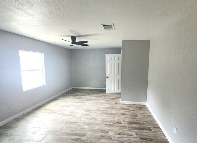 Building Photo - 4702 Marietta Ln