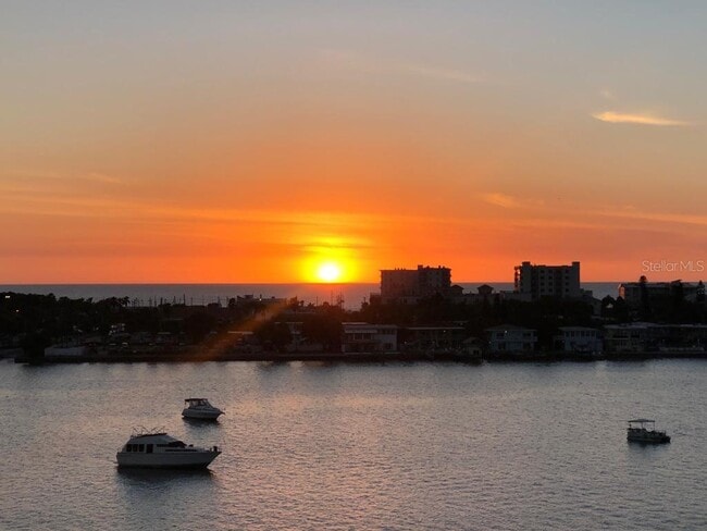 Building Photo - 610 Island Way