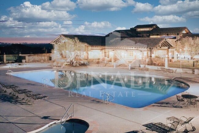 Building Photo - 3533 N Desert Oasis