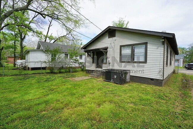 Building Photo - 1785 Steiner Ave SW