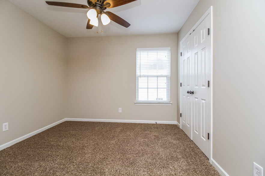 Building Photo - 6007 Eden Ln