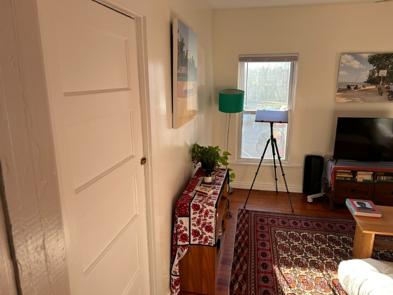 Building Photo - 3005 Huntingdon Ave