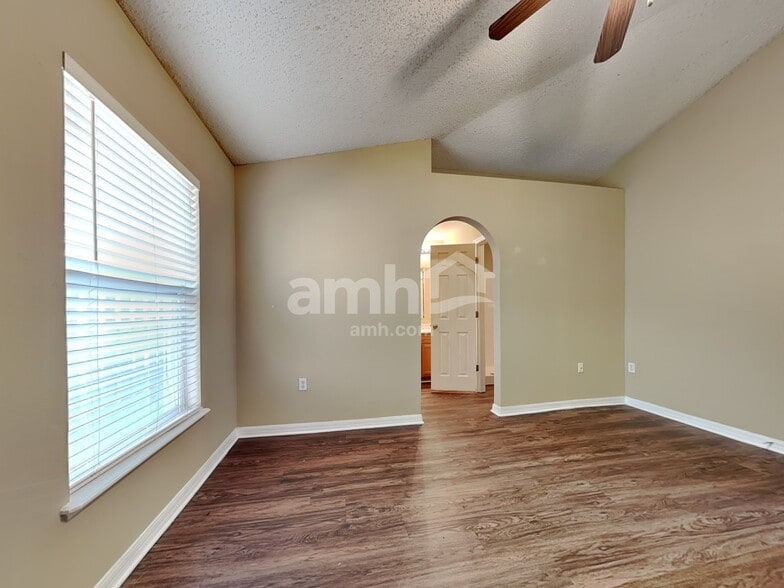 Building Photo - 6679 Gentle Oaks Dr W