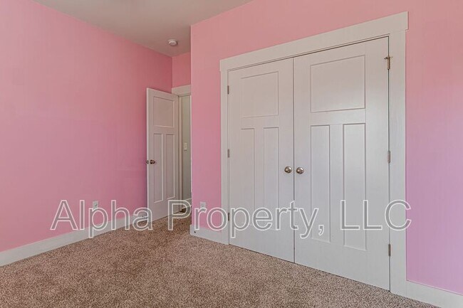 Building Photo - 112 Walking Stick Wy