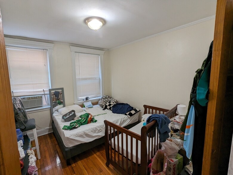 Building Photo - 364 Riverway