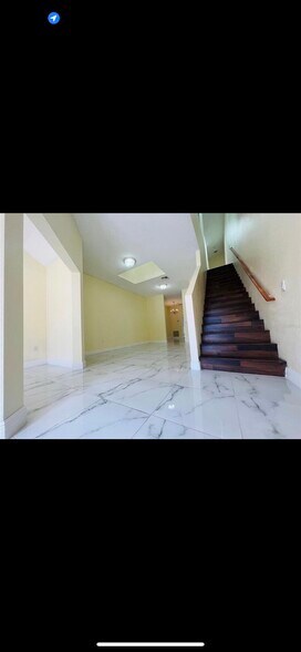 Building Photo - 1005 Universal Rest Pl