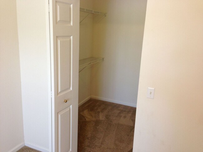 Building Photo - 2222 Arbor Lakes Cir