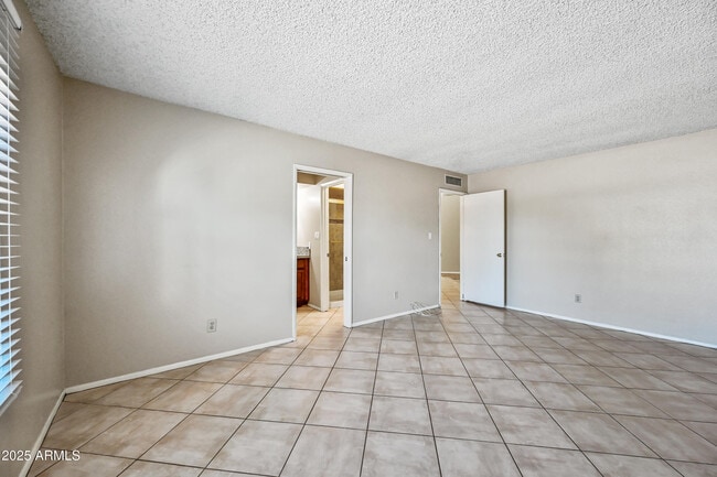 Building Photo - 7725 E Rovey Ave