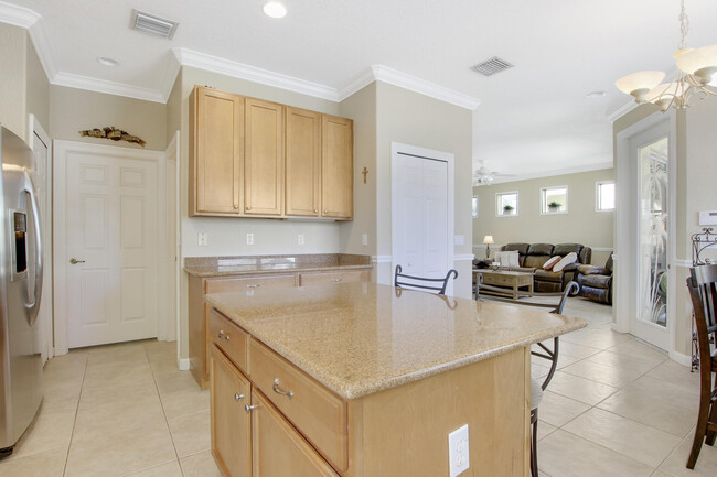 Building Photo - 8210 Calterra Dr