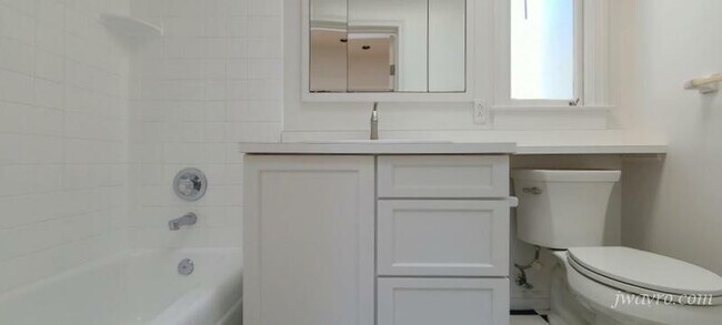 Building Photo - 43 Worth St