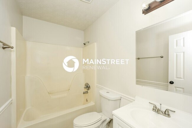 Building Photo - 3 Bedroom Pet-Friendly Home in Stockbridge, GA with Main Street Renewal