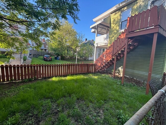 Building Photo - Rare 4 BR/ 2 BA Home with Multi-Generational Layout