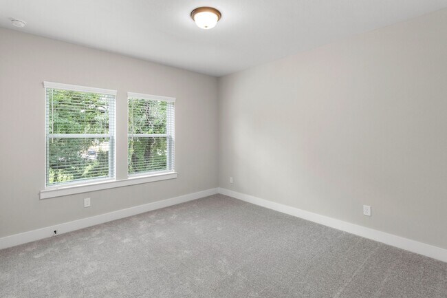 Building Photo - 16030 Mason Run Dr