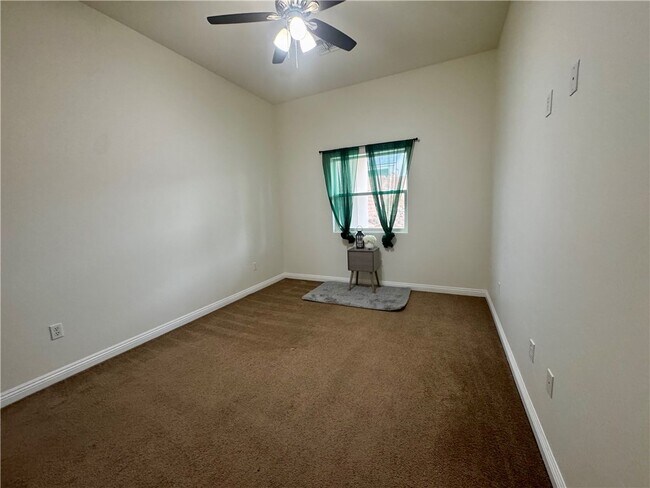 Building Photo - 2225 Moonridge Ln