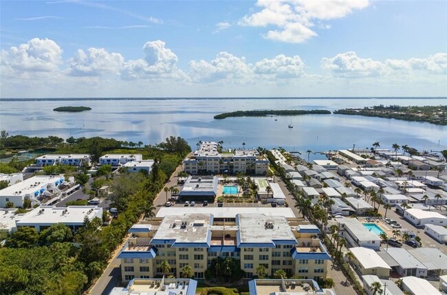 Building Photo - 3802 Gulf of Mexico Dr