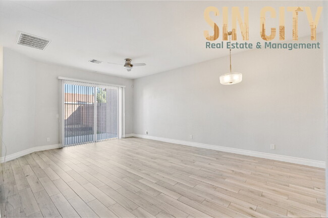 Building Photo - 2854 W Agate Ave