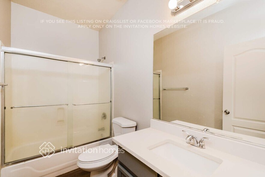 Building Photo - 8704 N 58th Dr
