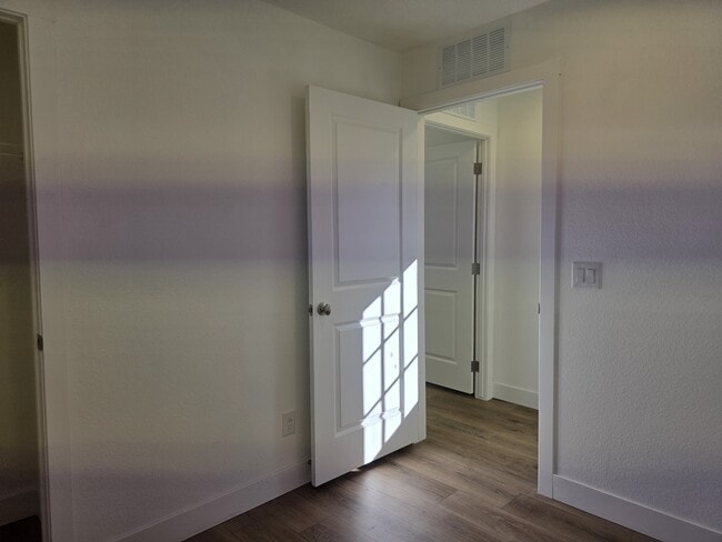 Building Photo - 8368 Ridge Dr