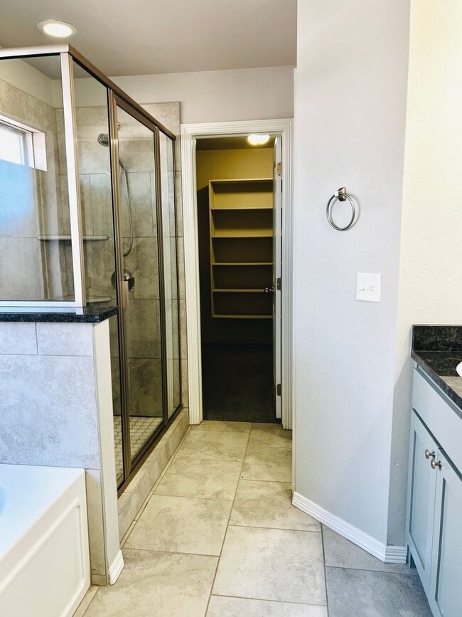 Building Photo - Beautiful 3BD 2BA w/ Bonus Room Located in Edmond's Falls at Vista Ln Addition!!