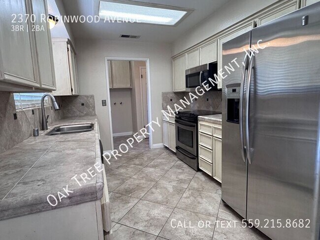 Building Photo - 2370 Robinwood Ave