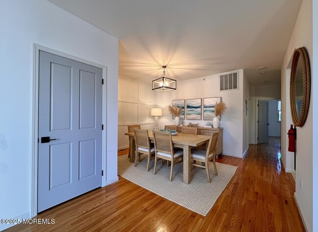 Building Photo - 865 Arnold Ave