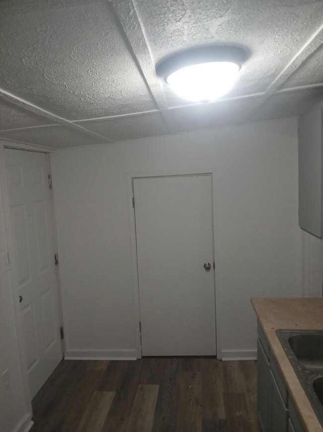 Building Photo - Welcome to 494 Allston!