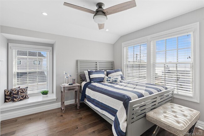 Building Photo - 39 Shinnecock Rd